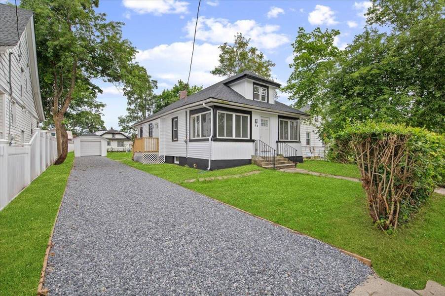 18 Evans AVE, Freeport, NY 11520