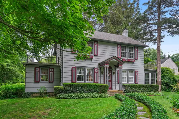 Huntington, NY 11743,182 Vineyard RD