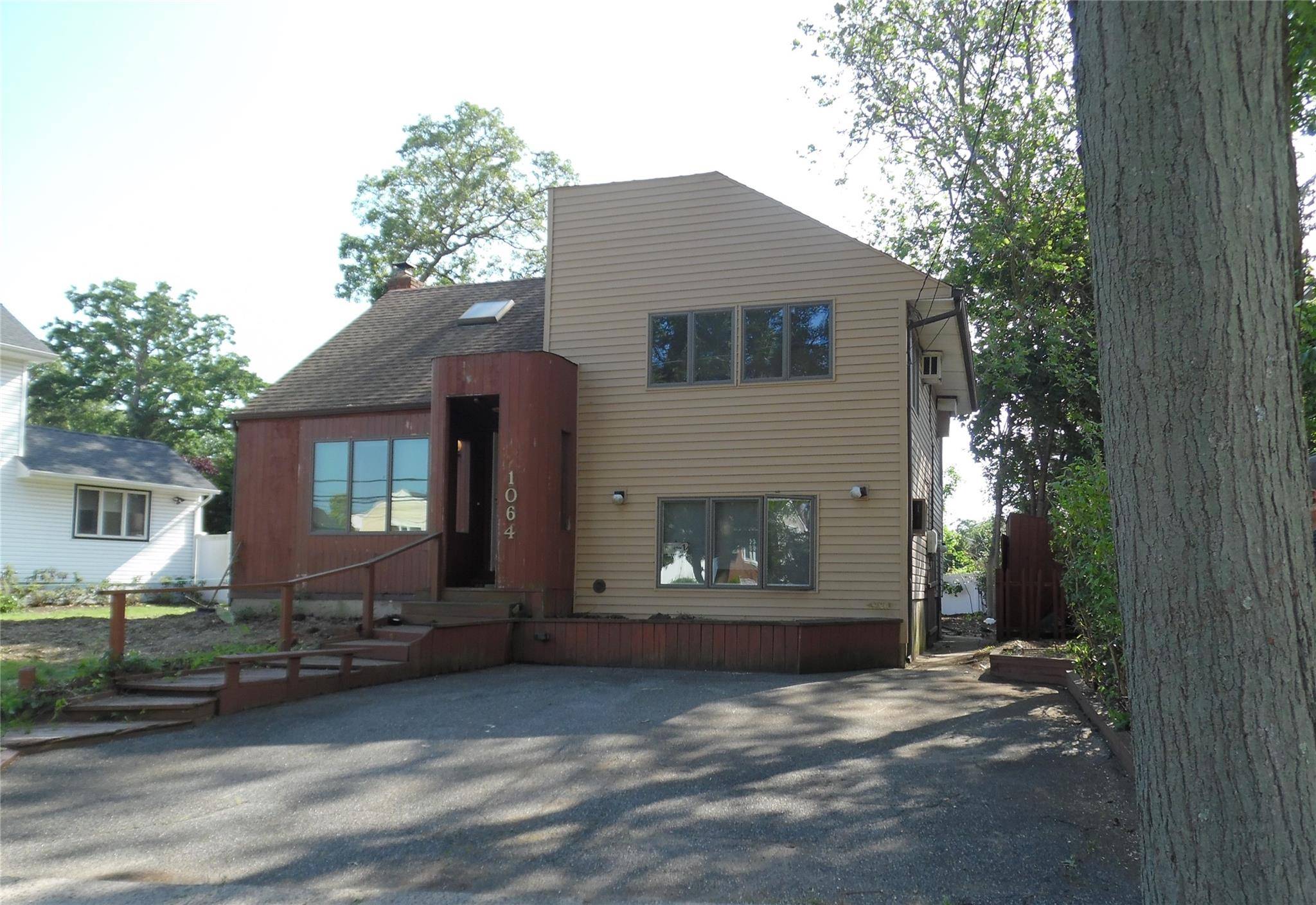 North Bellmore, NY 11710,1064 Barbara CT