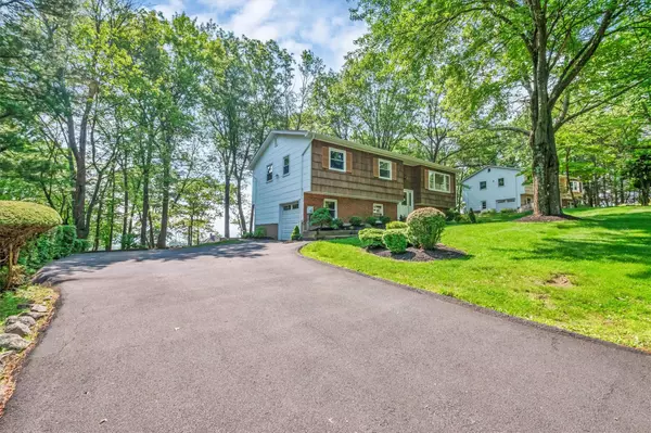 Stony Point, NY 10980,17 Woodrum DR