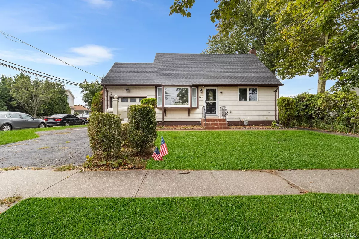 Bethpage, NY 11714,121 Thomas AVE