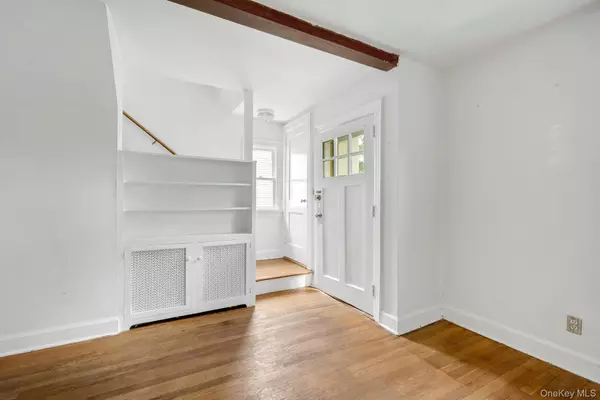 Scarsdale, NY 10583,151 Clarence RD