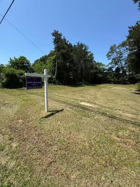 58 N Paquatuck AVE, East Moriches, NY 11940