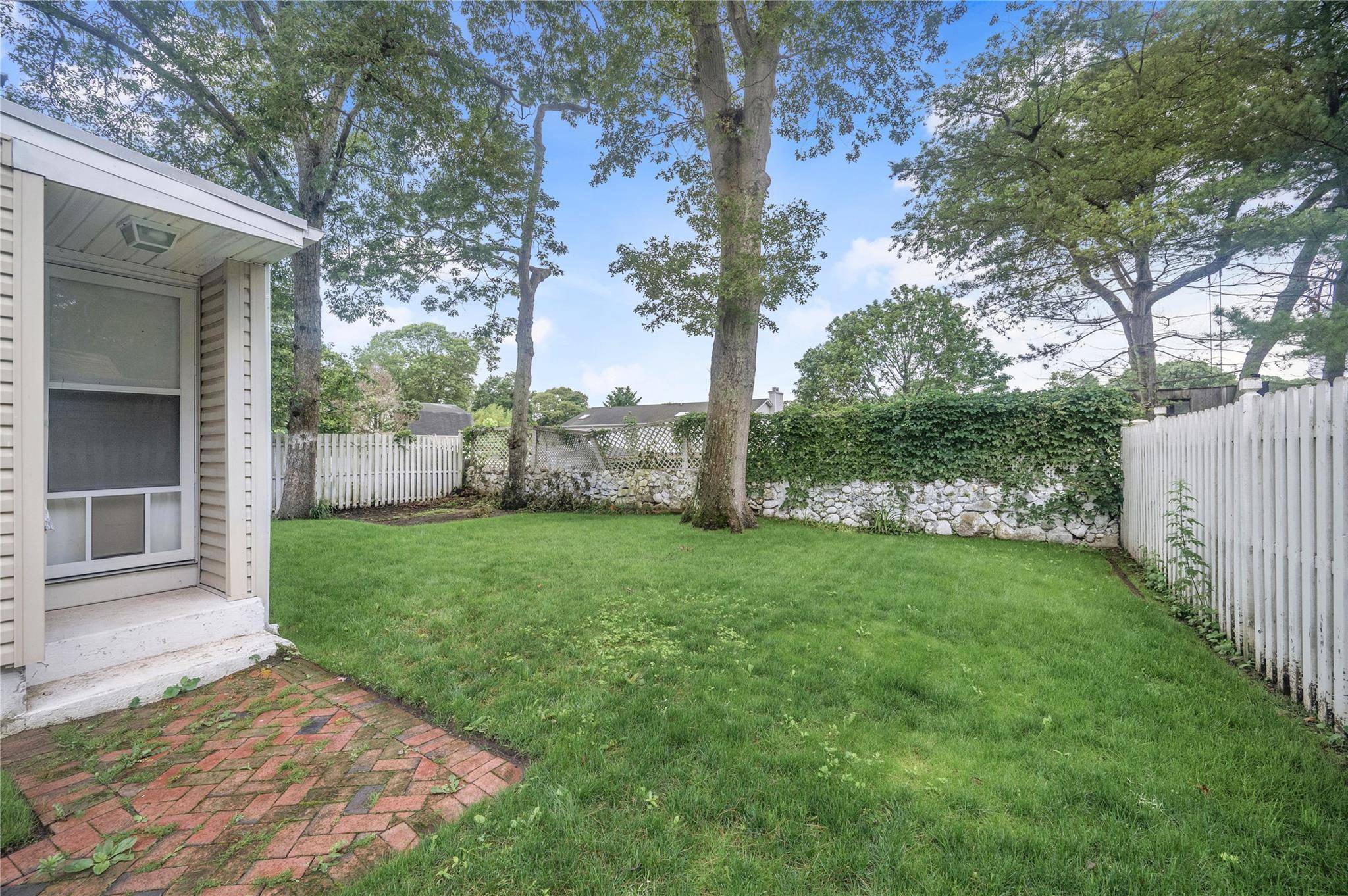Ronkonkoma, NY 11779,233 Pawnee ST