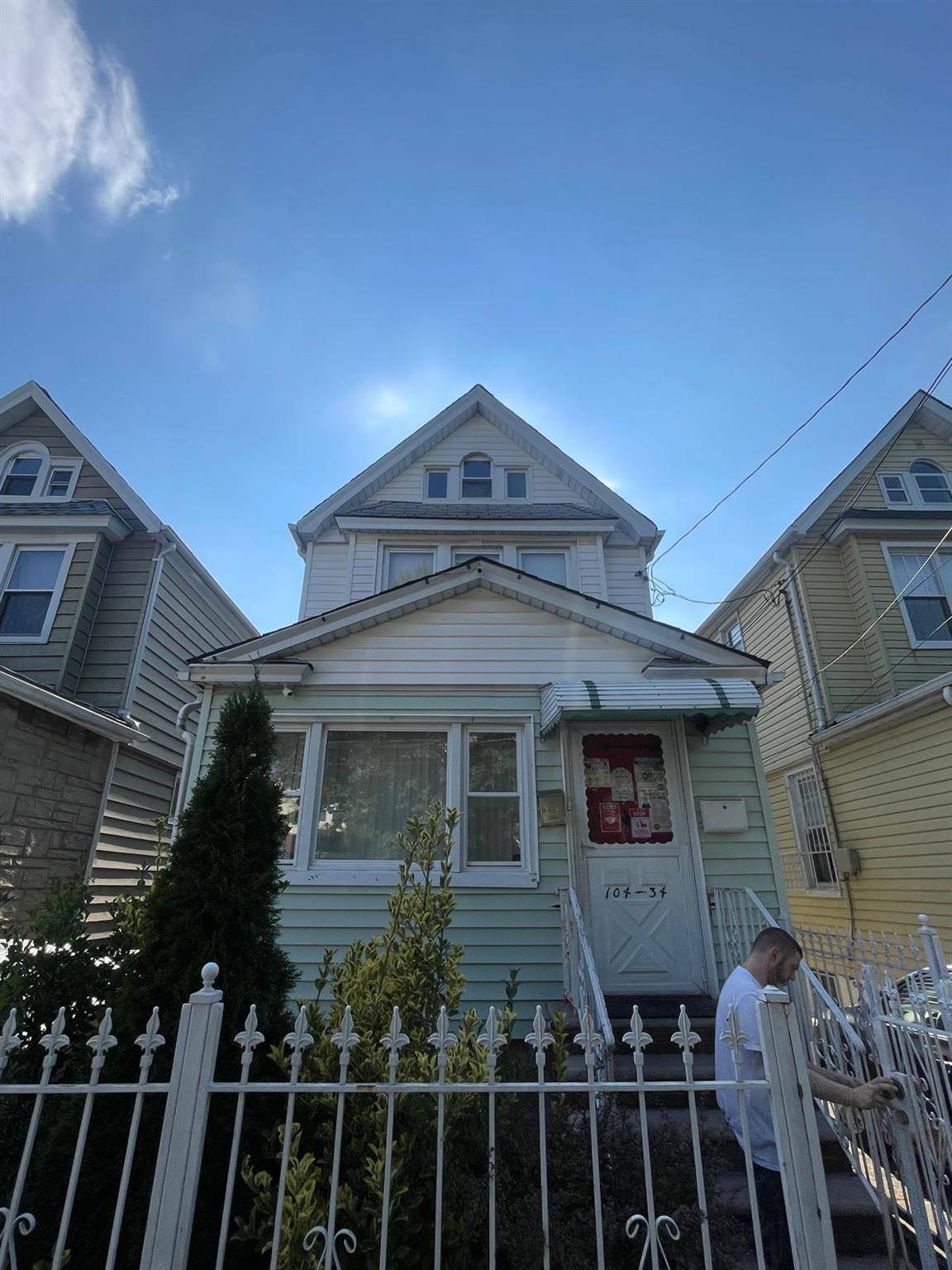 10434 117th ST, South Ozone Park, NY 11419