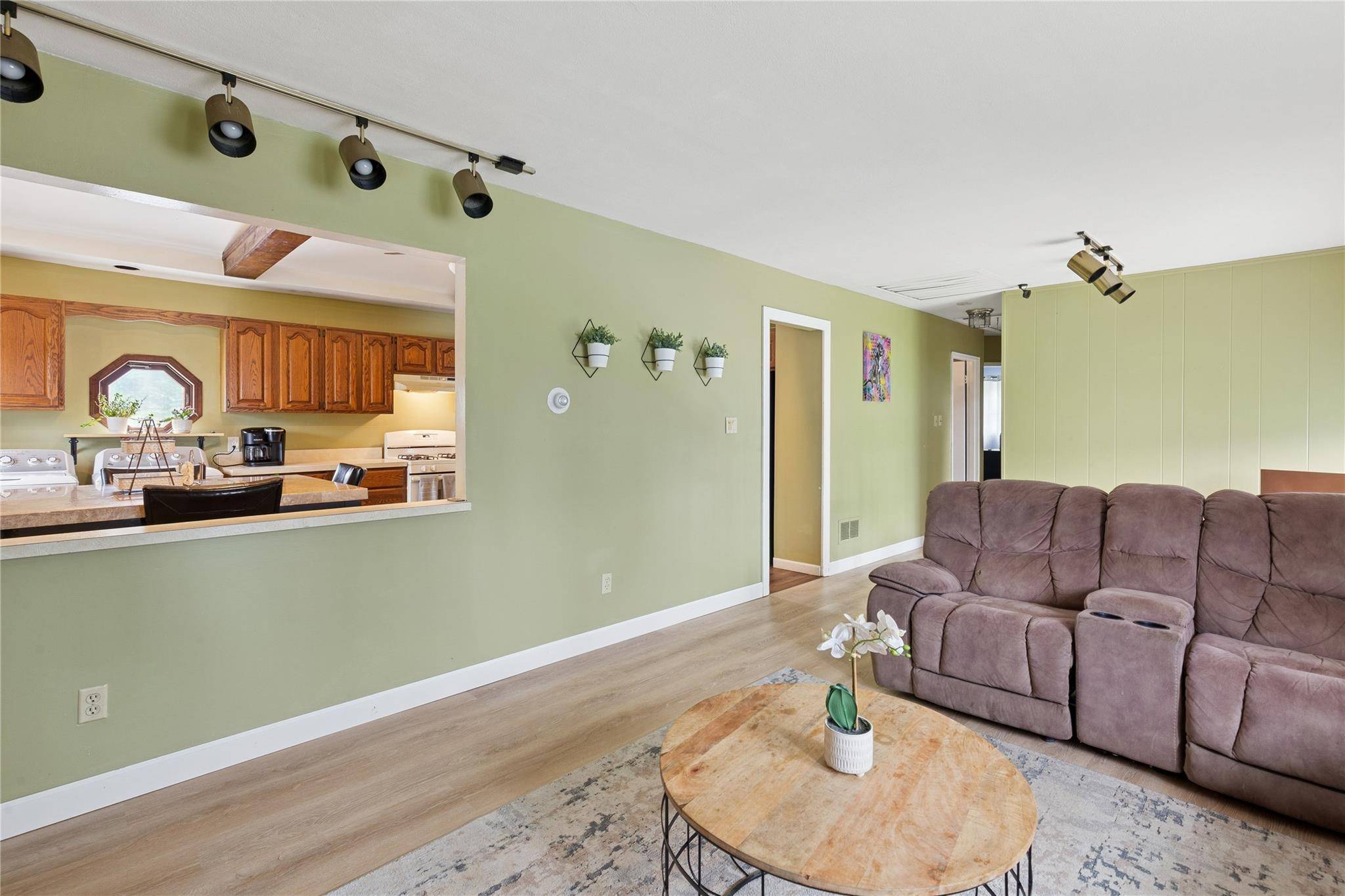 Selden, NY 11784,18 Berkeley AVE