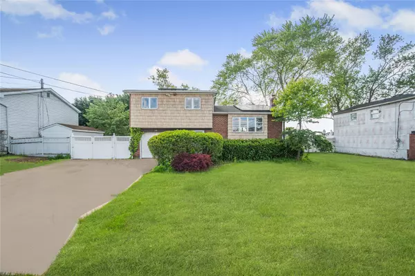 38 W 17th ST, Deer Park, NY 11729