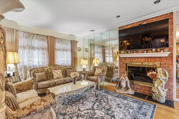 Flushing, NY 11362,264-47 Grand Central Pkwy