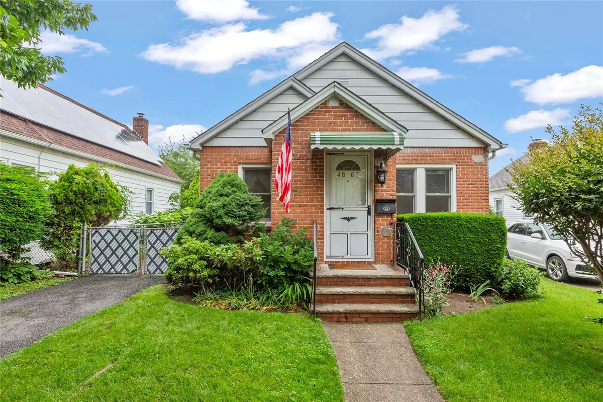 Fresh Meadows, NY 11365,48-67 187th ST