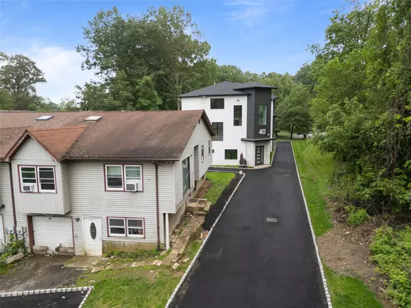 Spring Valley, NY 10977,14 Singer AVE