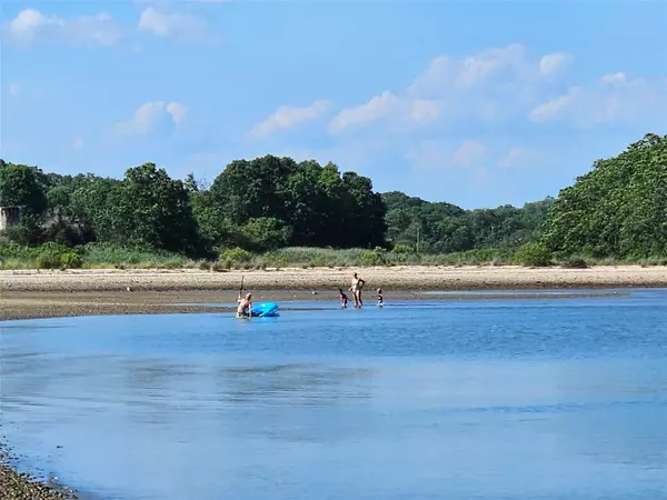 Greenport, NY 11944,3650 Bay Shore RD