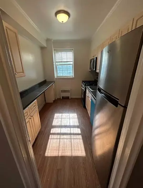 New Rochelle, NY 10805,230 Pelham RD #3D