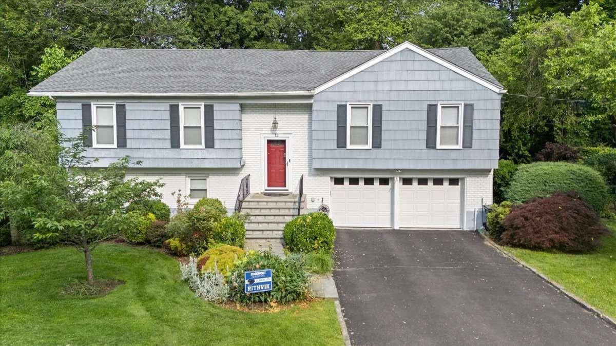Scarsdale, NY 10583,12 Edgemont CIR