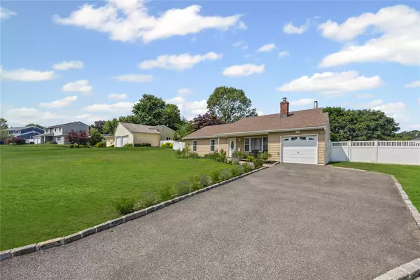 Farmingville, NY 11738,16 Melvin AVE