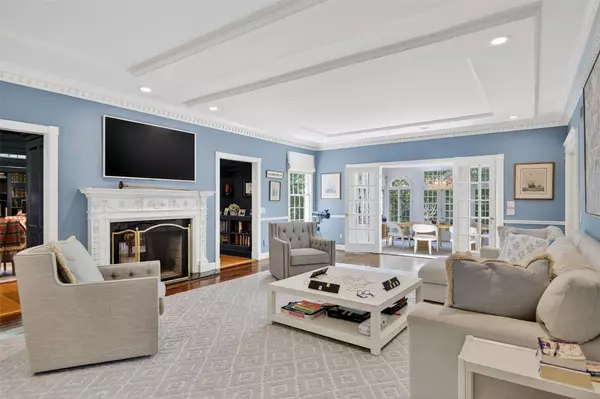 Locust Valley, NY 11560,8 Danton LN
