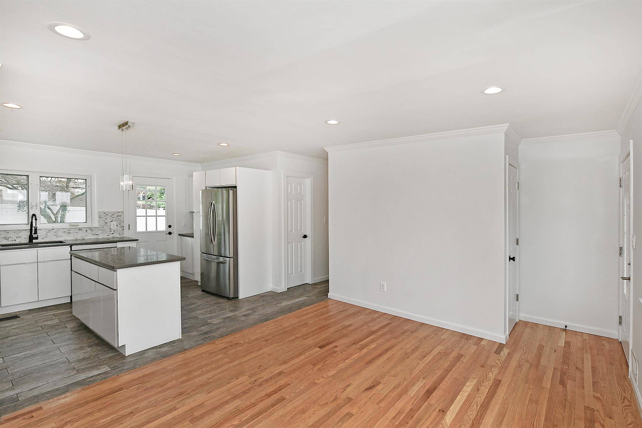 Glen Cove, NY 11542,6 Young AVE
