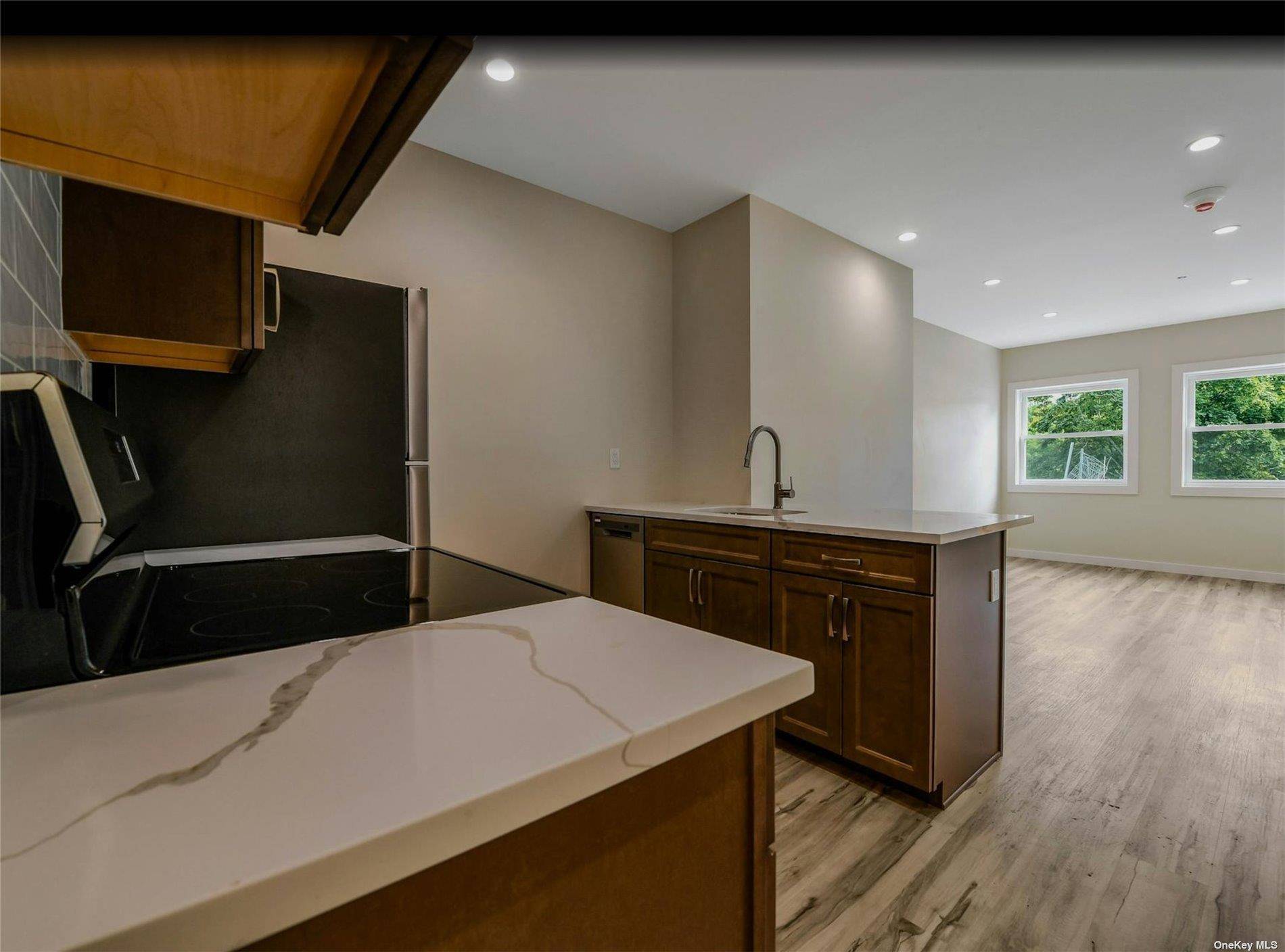 400 A New York AVE #2, Huntington, NY 11743