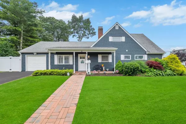 31 willowood, Wantagh, NY 11793