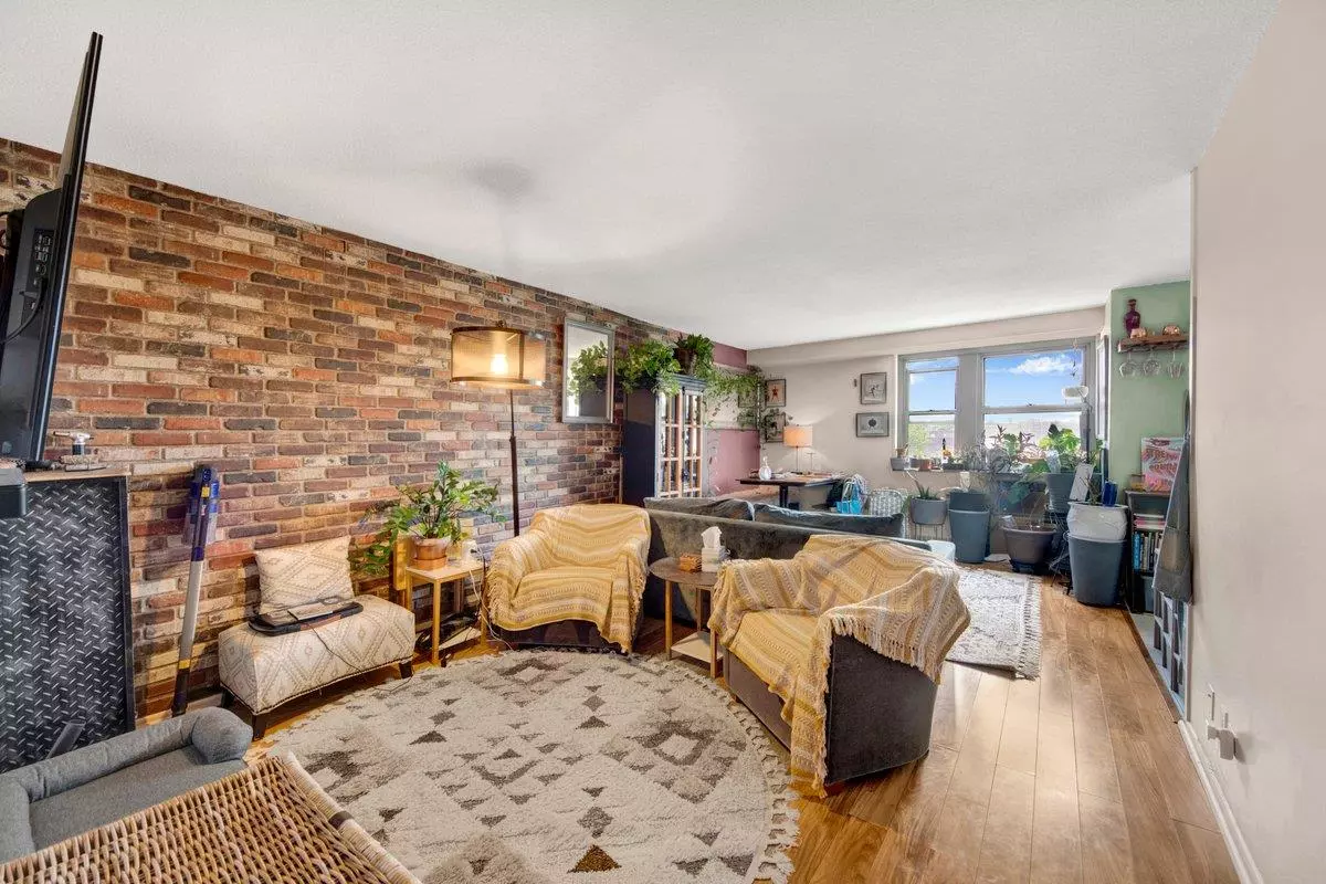 Bronx, NY 10463,290 W 232 ST #8E