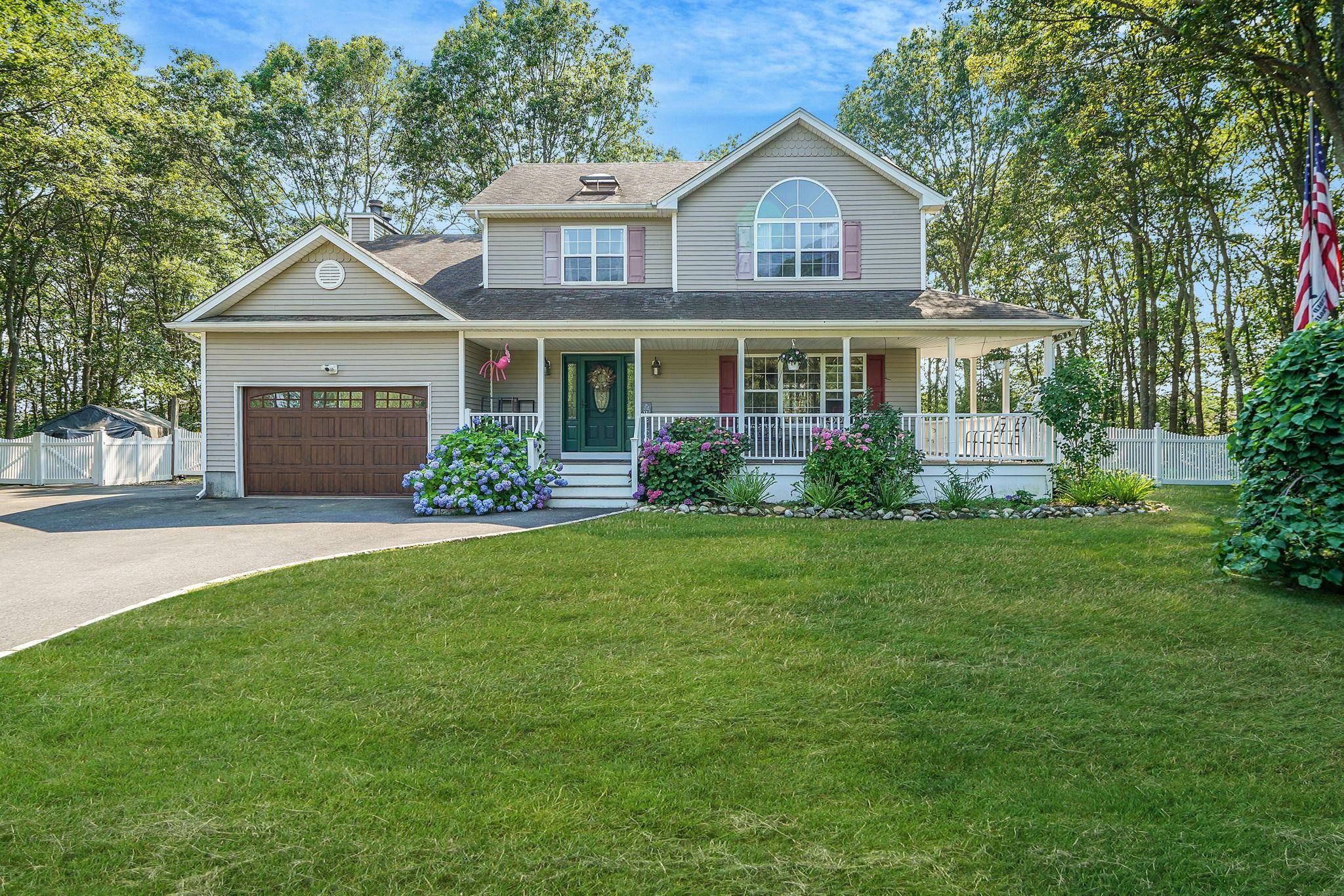 Center Moriches, NY 11934,18 Wagon Wheel LN