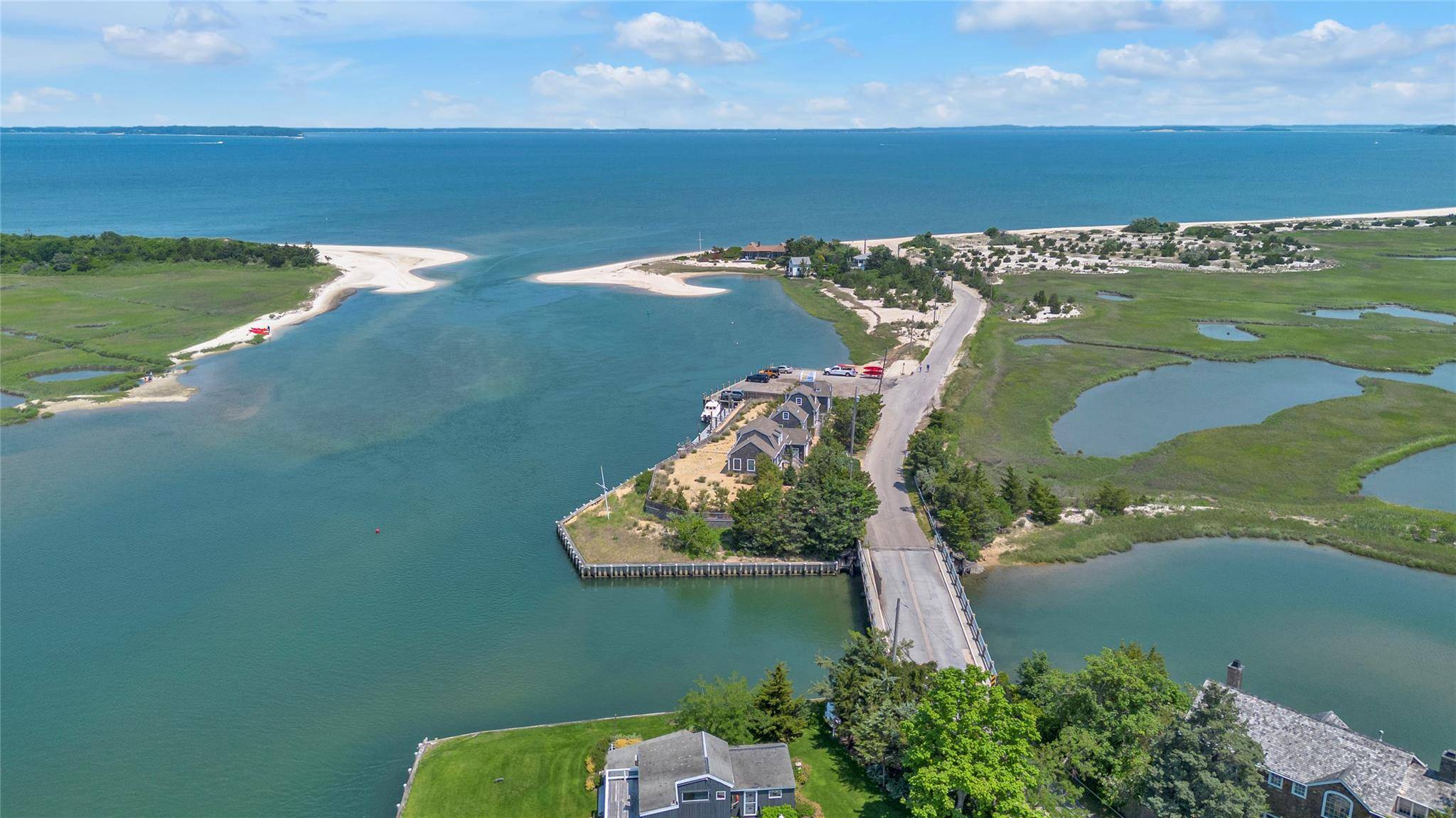 Southampton, NY 11968,286 Towd Point RD