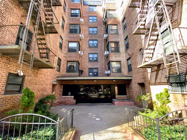 32-45 90 ST #607, East Elmhurst, NY 11369