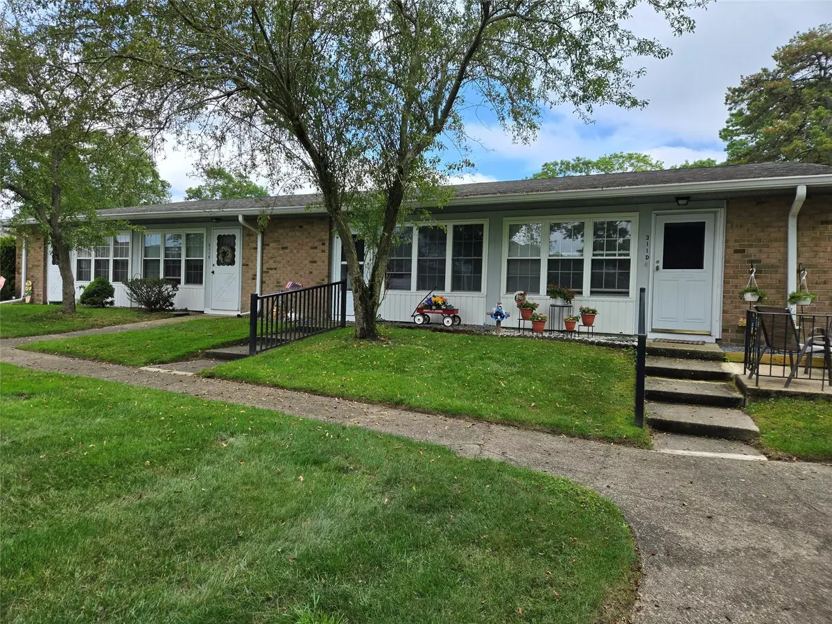 Ridge, NY 11961,311 Woodbridge DR #311-C