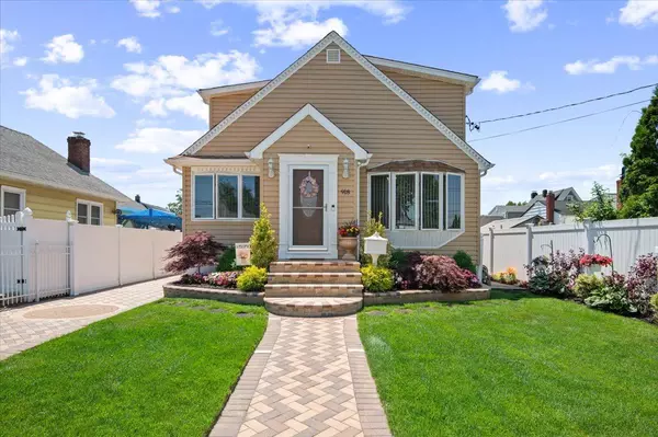 918 Clay ST, Baldwin, NY 11510