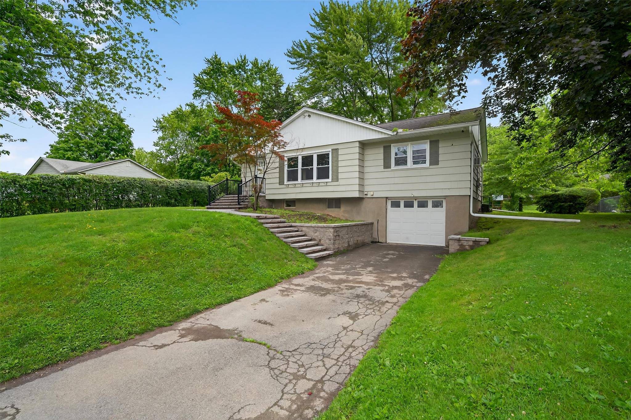 New Windsor, NY 12553,14 Provost DR