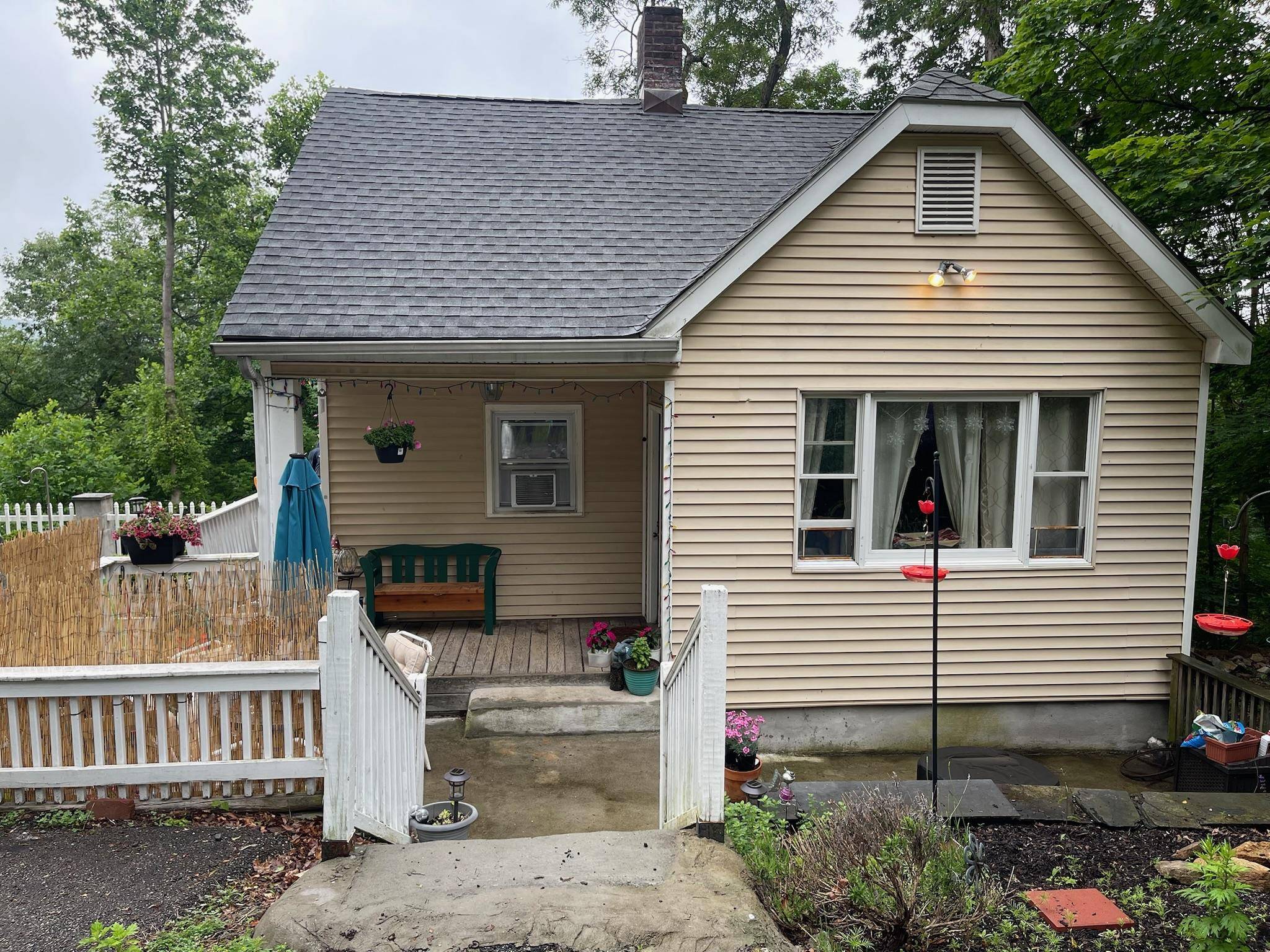 126 Tanglewylde RD, Lake Peekskill, NY 10579