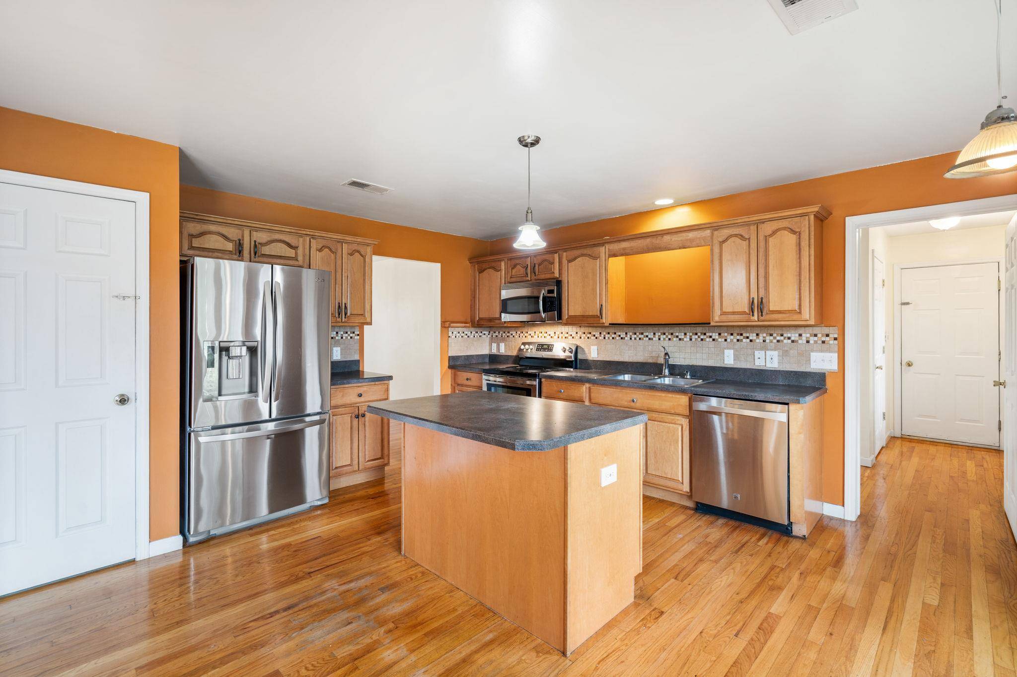 Walden, NY 12586,9 Utopian PL