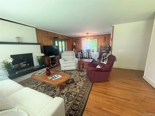 Amenia, NY 12501,75 Midway AVE