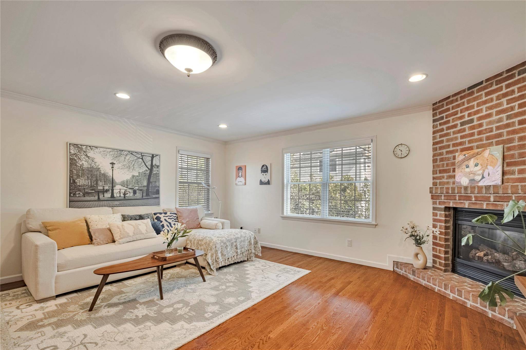 Scarsdale, NY 10583,119 Montgomery AVE #B