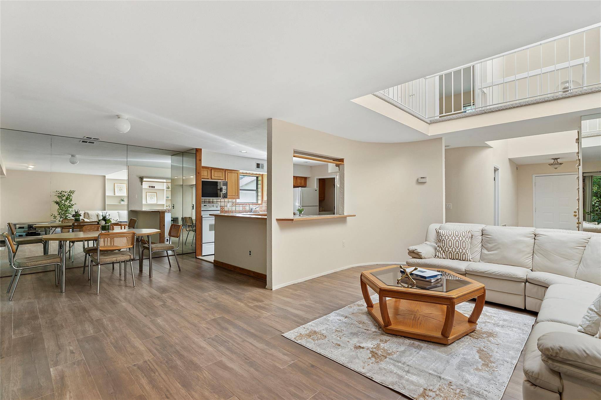 Woodbury, NY 11797,16 Hampton WAY