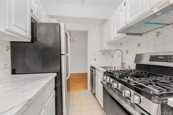 Bronxville, NY 10708,766 Palmer RD #2D