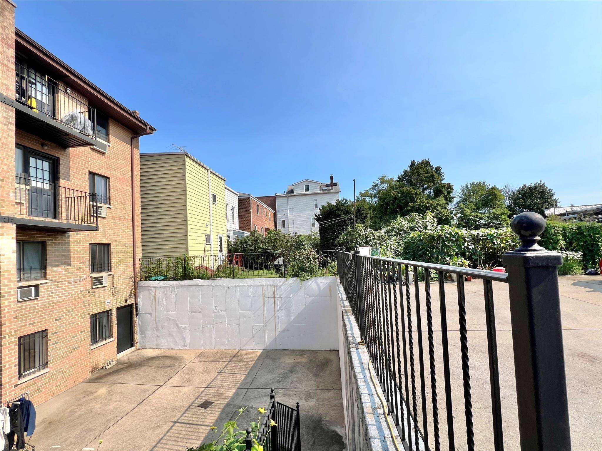 5426 82nd ST, Elmhurst, NY 11373