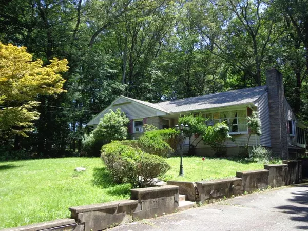 Suffern, NY 10901,286 Spook Rock RD