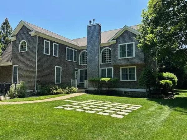 East Quogue, NY 11942,1 Sunset AVE