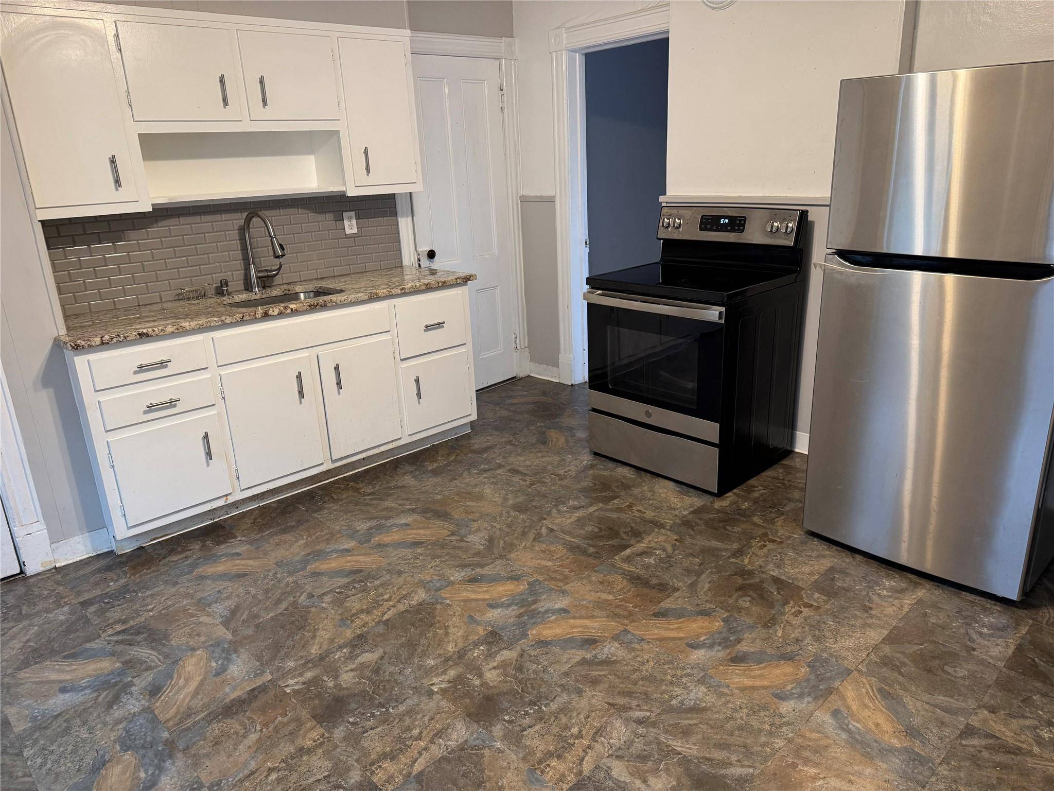 Poughkeepsie, NY 12601,2 CHARLES APT #2 ST #2