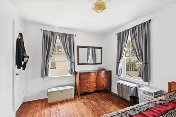 Mineola, NY 11501,35 Juniper AVE