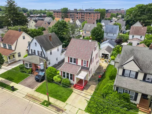 Mineola, NY 11501,35 Juniper AVE