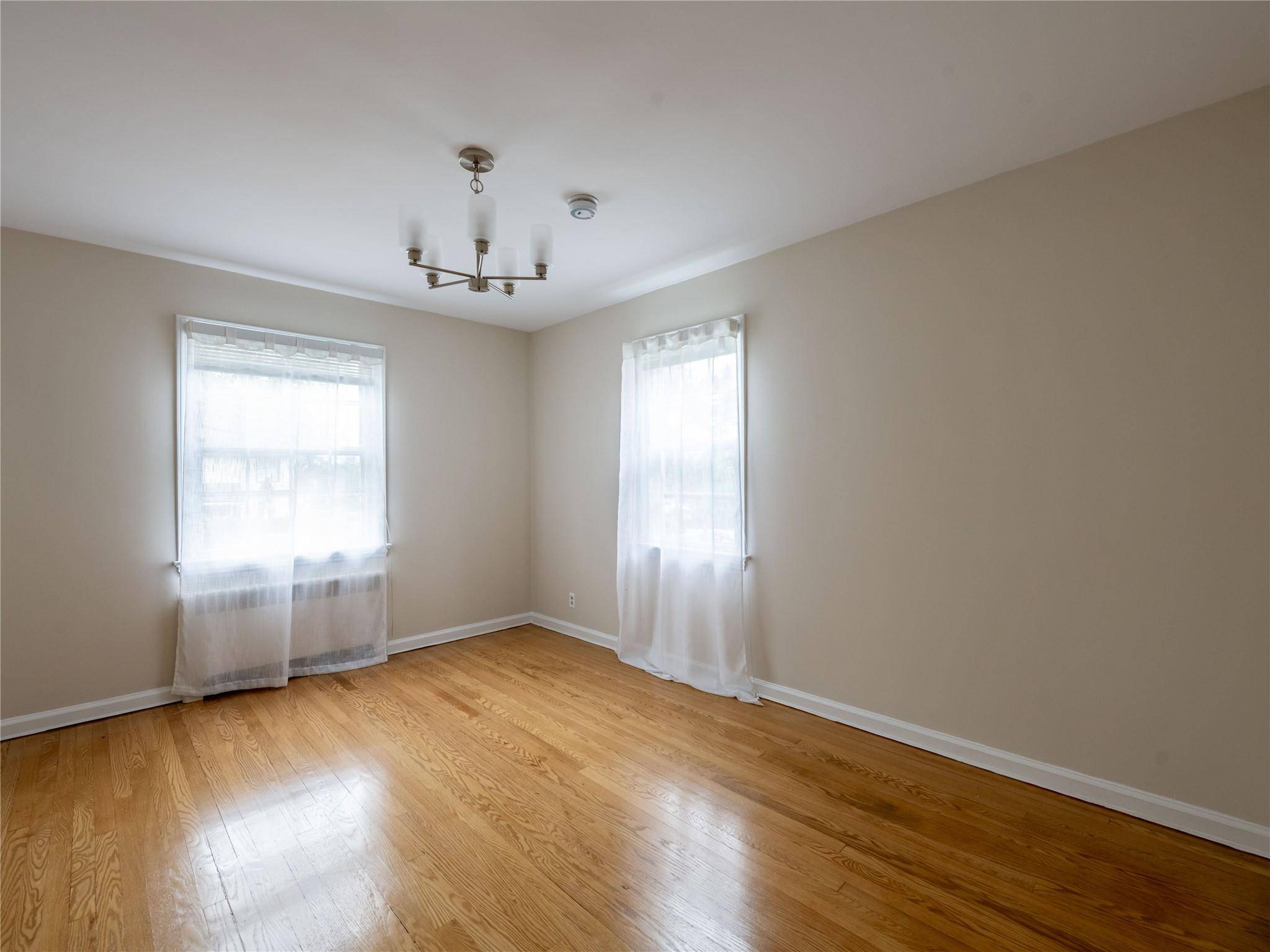 Port Washington, NY 11050,7 Jackson ST