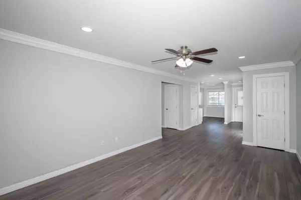 Holtsville, NY 11742,92 Cassa LOOP #92