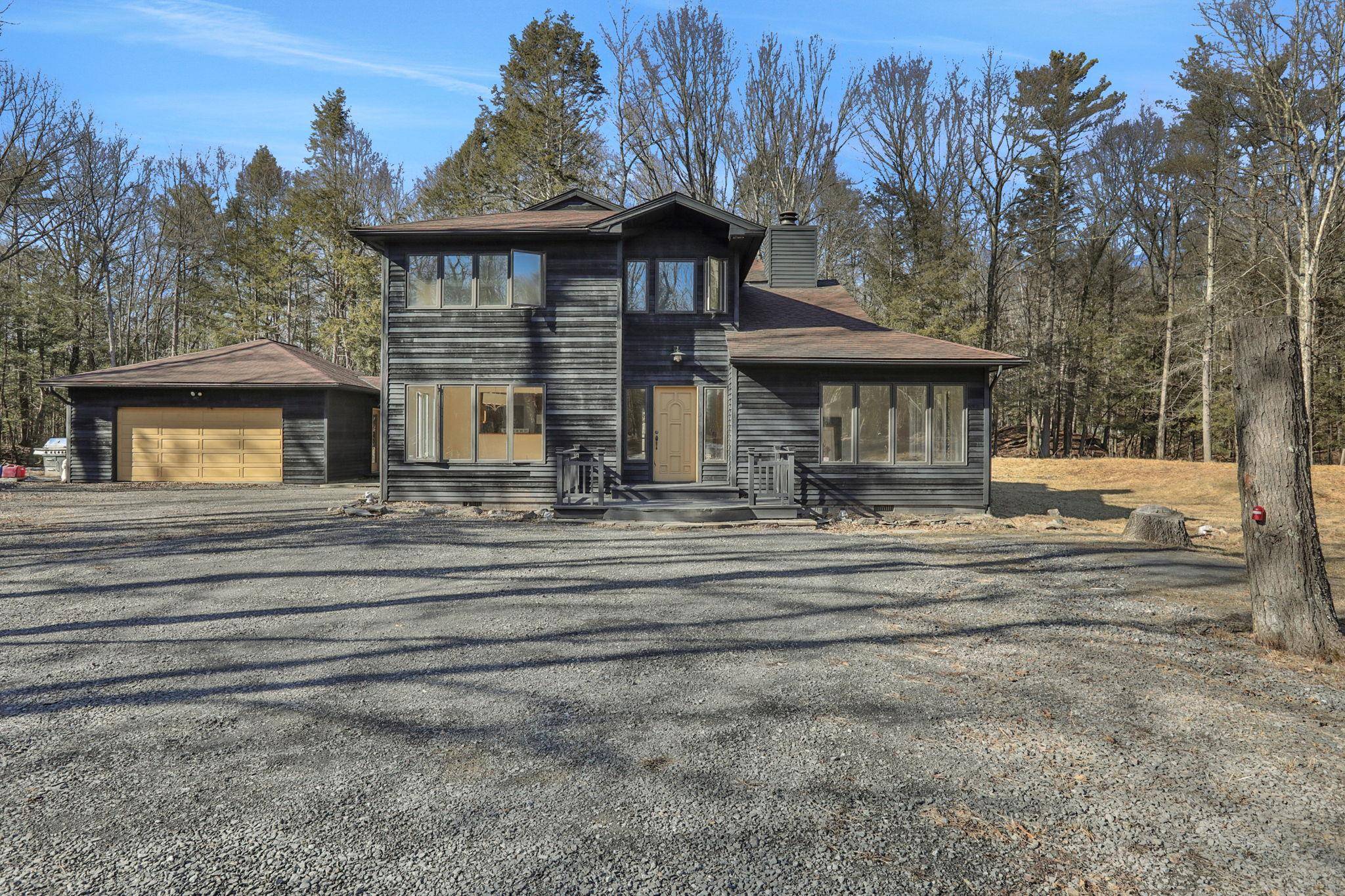 49 Dorns Wood RD, Woodstock, NY 12498