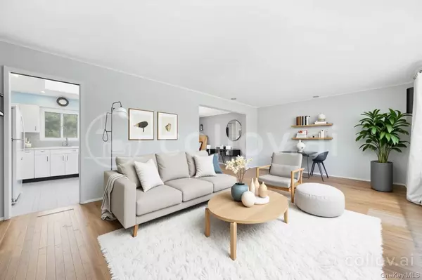 Massapequa Park, NY 11762,330 Grover AVE