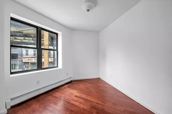 Brooklyn, NY 11221,124 Stockholm ST