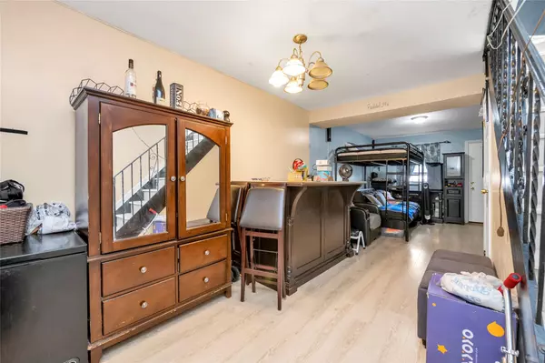 Bronx, NY 10473,1869 Lafayette AVE #8B
