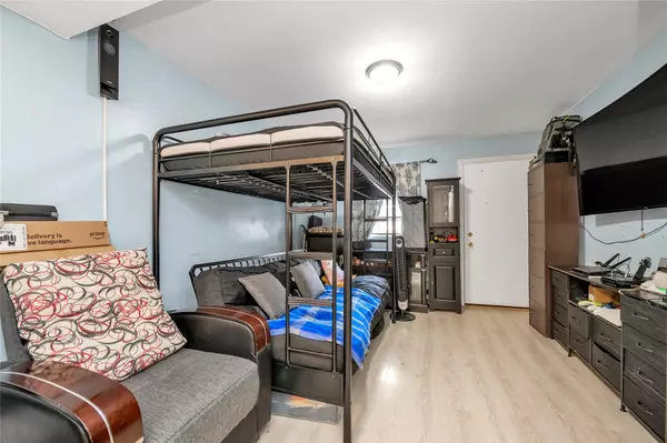 Bronx, NY 10473,1869 Lafayette AVE #8B