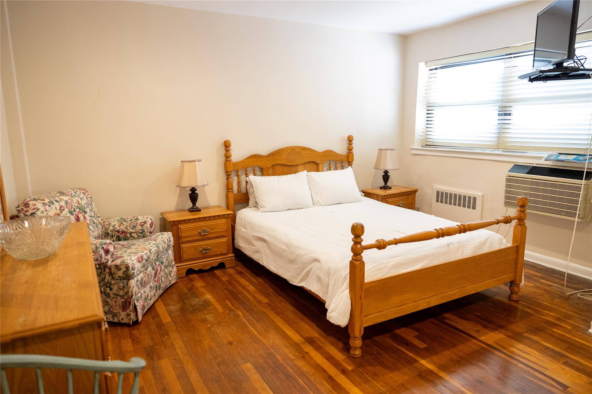 Farmingdale, NY 11735,25 Elizabeth ST #1K