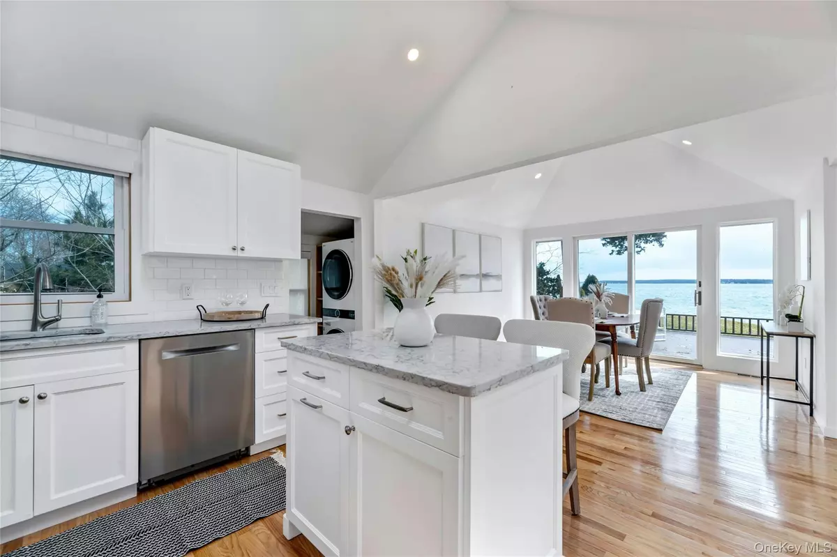 Jamesport, NY 11947,105 Lockitt DR